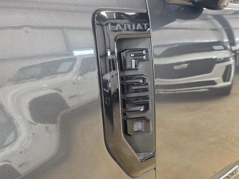 Used 2019 Ford F250 Lariat w/ Lariat Ultimate Package AWD/4WD image 10