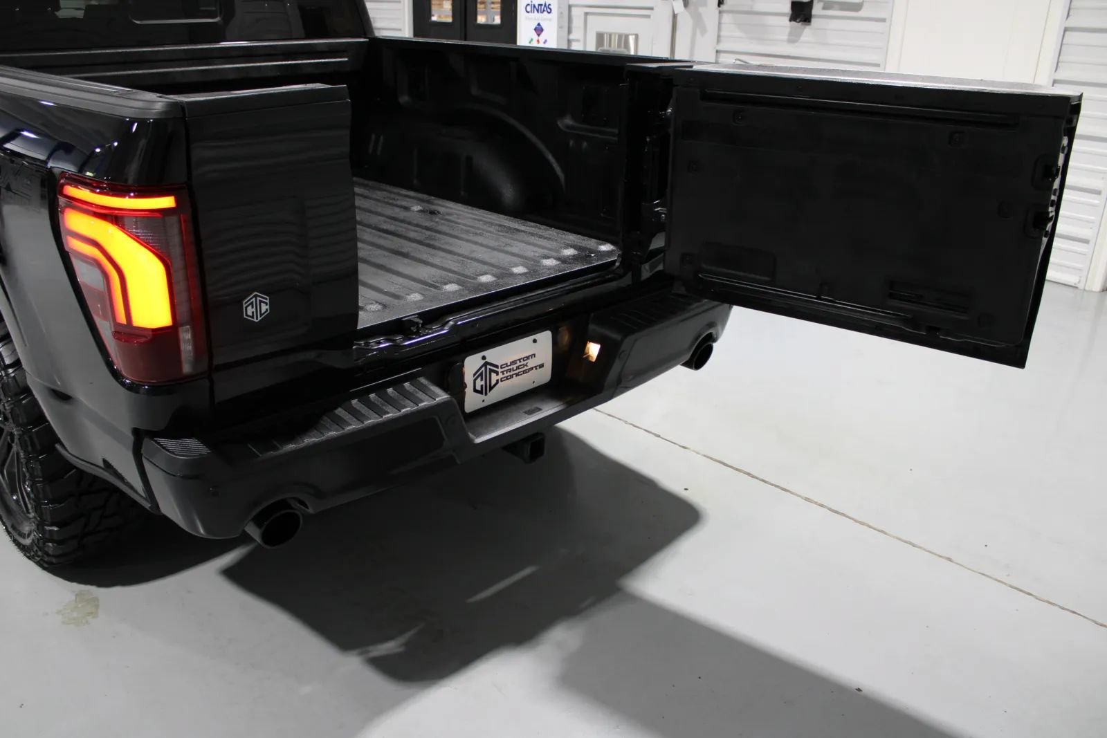 Used 2024 Ford F150 Lariat w/ Equipment Group 502A High AWD/4WD image 35