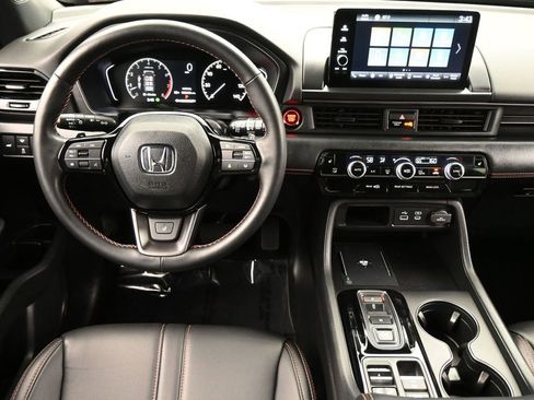 Used 2024 Honda Pilot TrailSport image 6