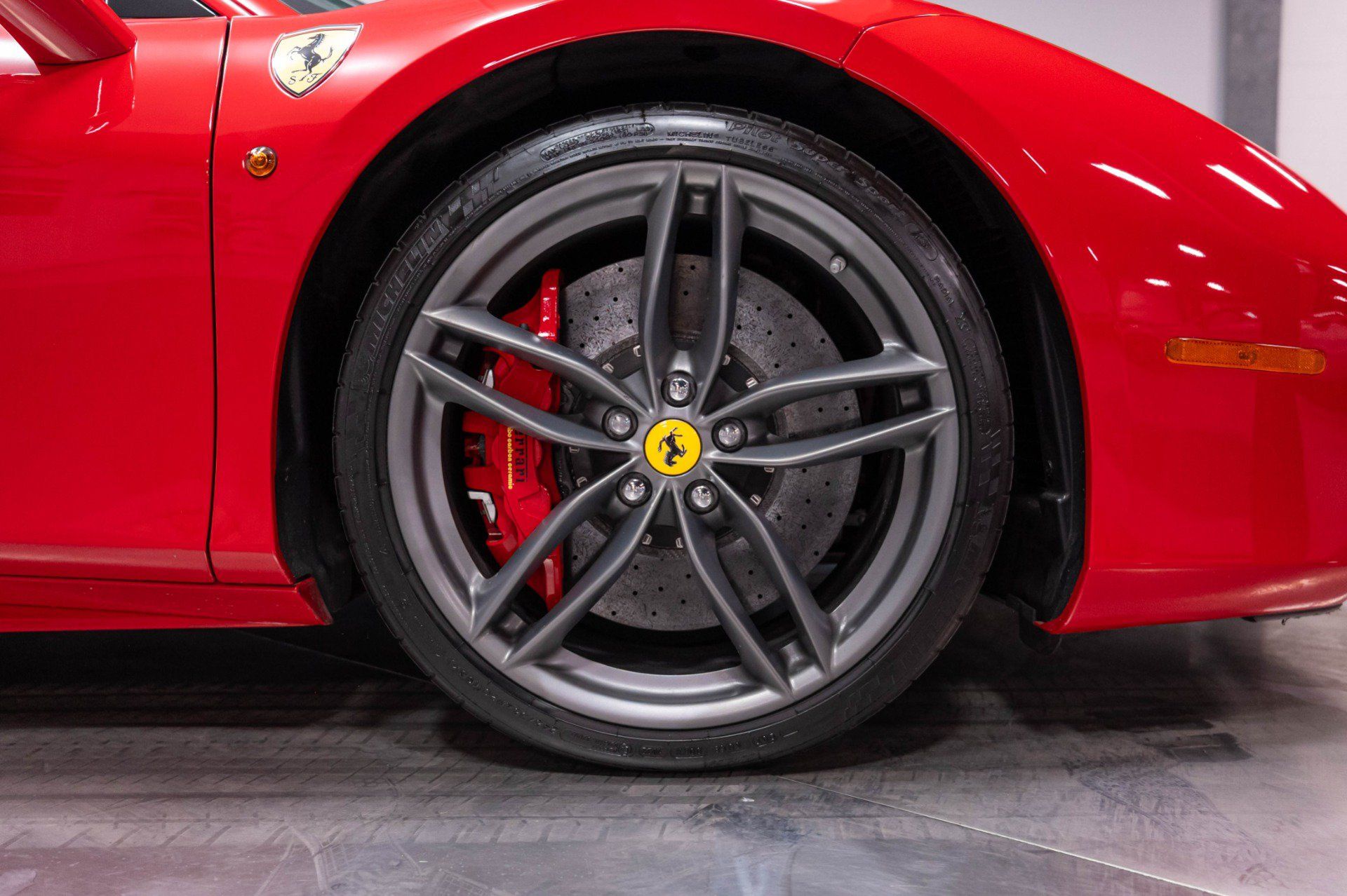 Used 2018 Ferrari 488 GTB RWD image 24
