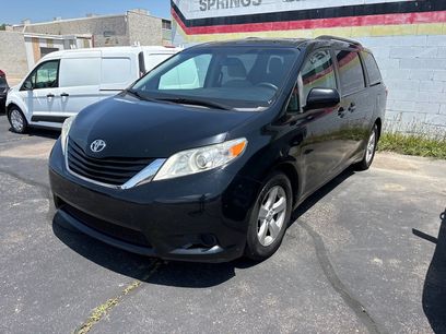 Used 2017 Toyota Sienna LE