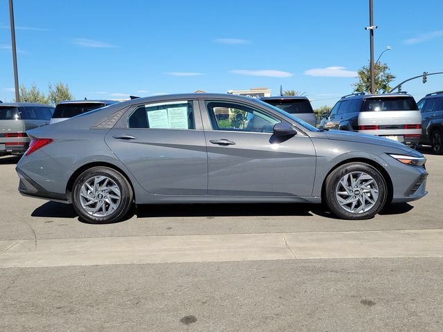 Certified 2026 Hyundai Elantra Hybrid FWD image 33