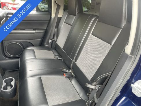 Used 2014 Jeep Patriot Latitude w/ Freedom Edition Package FWD image 18