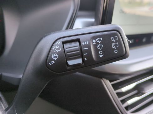 New 2025 Ford Escape SE image 24