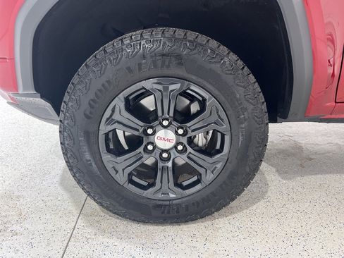 Used 2024 GMC Canyon Elevation w/ Convenience Package image 29