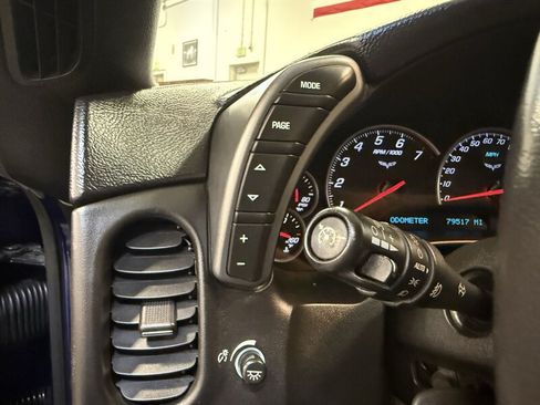 Used 2006 Chevrolet Corvette Coupe w/ Preferred Equipment Group RWD image 26