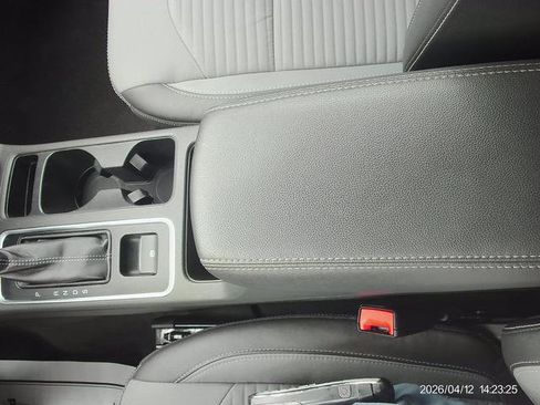 Used 2018 Ford Escape SE w/ SE Sport Appearance Package AWD/4WD image 13