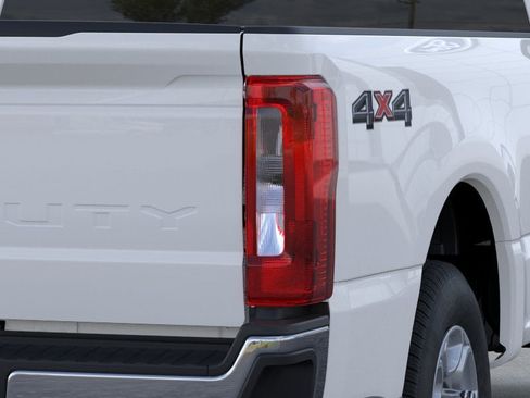 New 2026 Ford F250 XLT AWD/4WD image 21