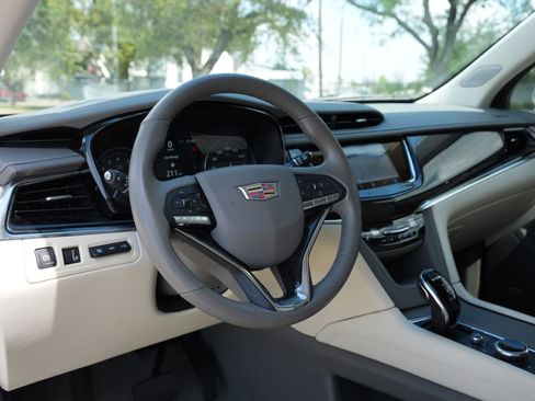 Certified 2023 Cadillac XT6 Premium Luxury w/ Technology Package image 16