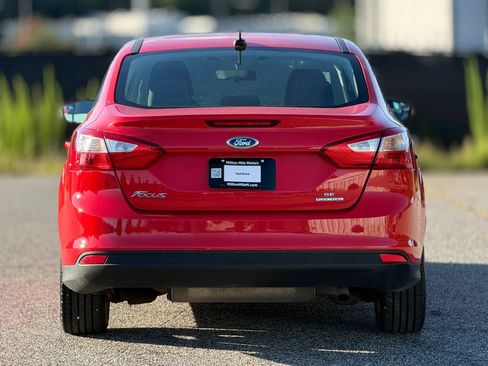 Used 2014 Ford Focus SE FWD image 4