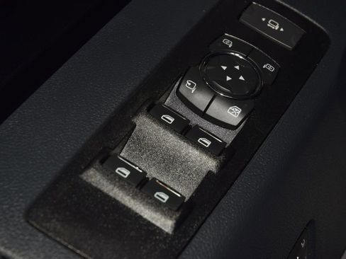 Used 2022 Ford F350 Lariat w/ Black Appearance Package AWD/4WD image 46