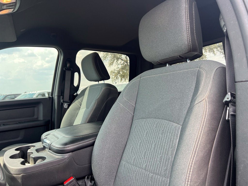 Used 2024 RAM 2500 Tradesman w/ Chrome Appearance Group AWD/4WD image 7