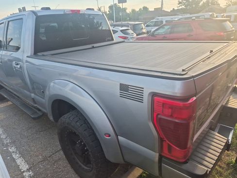 Used 2022 Ford F250 Lariat w/ Black Appearance Package AWD/4WD image 15