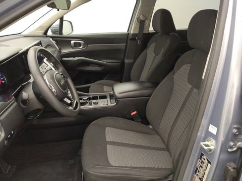 Used 2022 Kia Sorento LX image 17