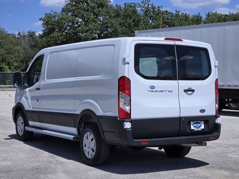 Used 2024 Ford Transit 250 Low Roof w/ Exterior Upgrade Package RWD image 5