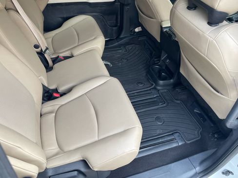 Used 2023 Toyota Sienna XLE w/ XLE Plus Package image 22