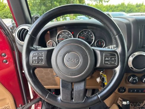 Used 2012 Jeep Wrangler Unlimited Rubicon w/ Dual Top Group AWD/4WD image 20