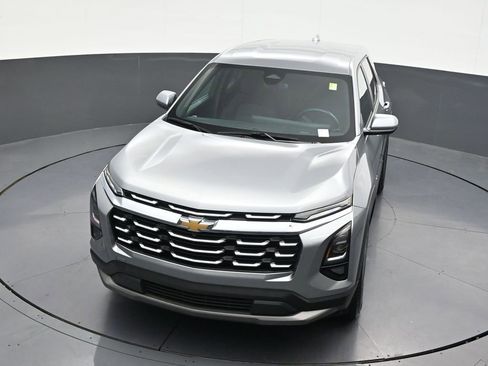 Used 2025 Chevrolet Equinox LT FWD image 24