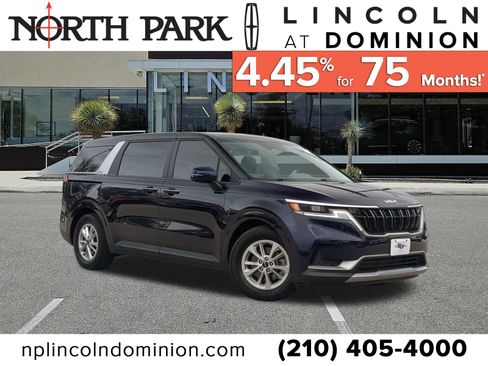 Used 2024 Kia Carnival LX image 1