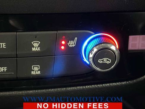 Used 2021 Buick Enclave Essence image 40