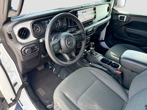 Used 2024 Jeep Wrangler Unlimited Sport AWD/4WD image 10