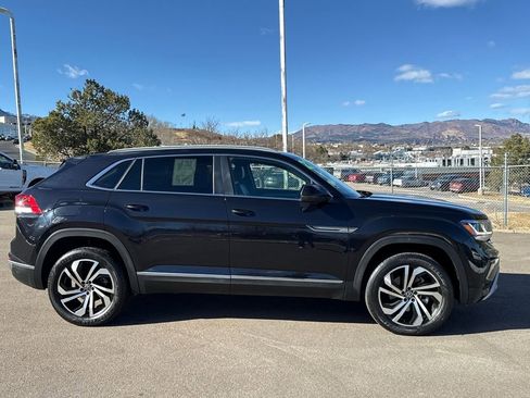 Used 2022 Volkswagen Atlas Cross Sport SEL image 8