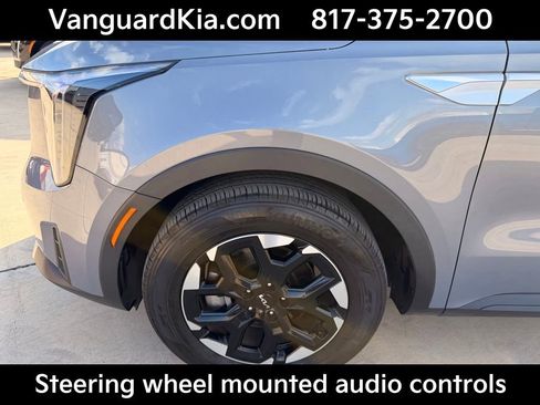 Certified 2025 Kia Sorento S FWD image 8