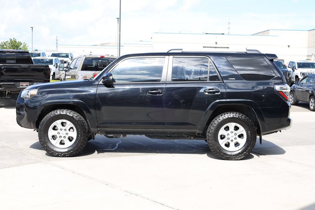 Used 2021 Toyota 4Runner SR5 AWD/4WD image 3