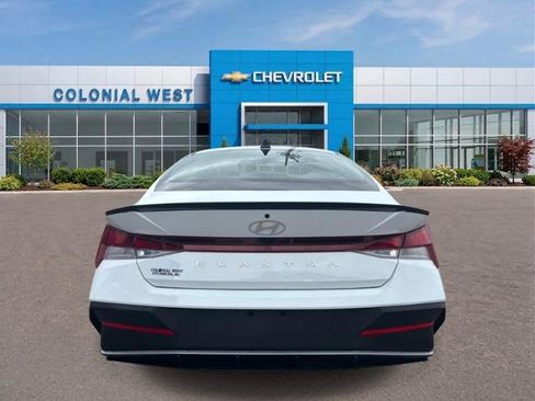 Used 2025 Hyundai Elantra Sport FWD image 7