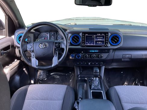 Used 2021 Toyota Tacoma TRD Sport w/ Technology Package AWD/4WD image 14