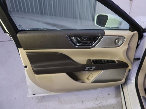 Used 2020 Lincoln Continental Reserve w/ Luxury Package image 33