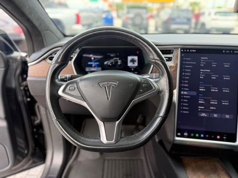 Used 2017 Tesla Model X 75D AWD/4WD image 15