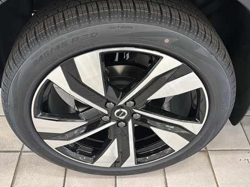 New 2026 Volvo XC40 B5 Ultra w/ Protection Package Premier image 31