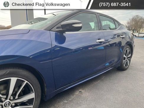 Used 2023 Nissan Maxima SV w/ Floor Mat Group image 2