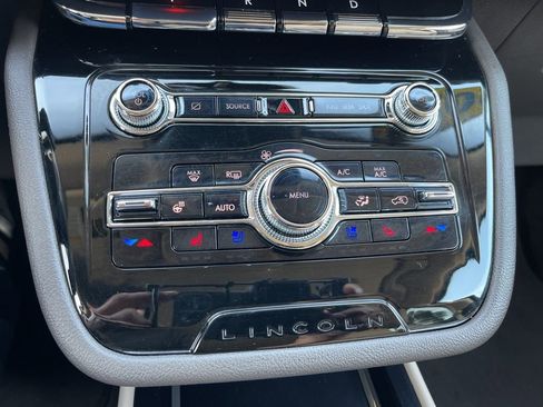 Used 2022 Lincoln Corsair AWD w/ Premium Package image 13