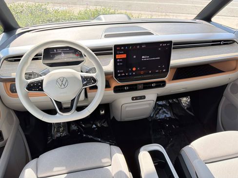 Certified 2025 Volkswagen ID. Buzz Pro S Plus AWD/4WD image 7