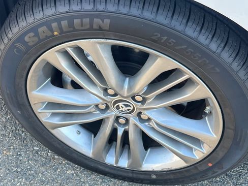 Certified 2016 Toyota Camry SE image 10