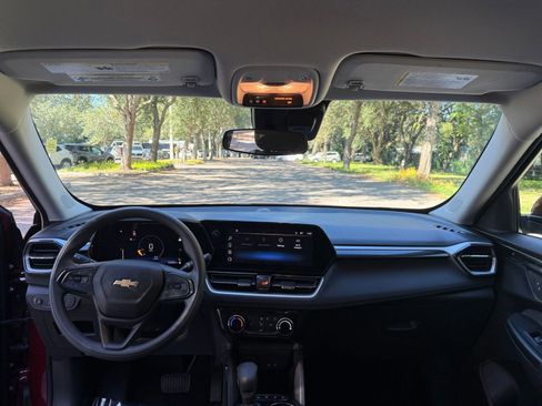 Used 2025 Chevrolet TrailBlazer LT image 27