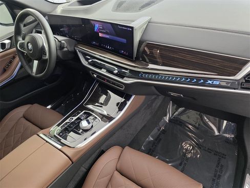 Used 2025 BMW X5 xDrive40i w/ Executive Package image 31