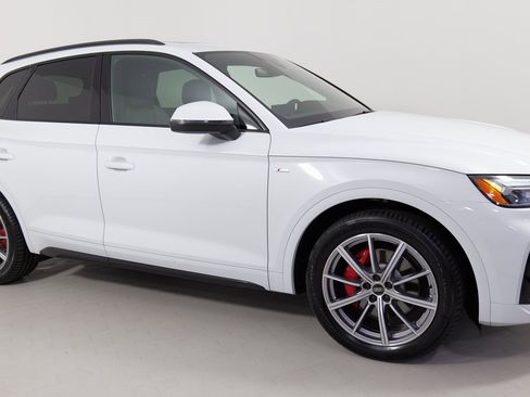 Used 2024 Audi Q5 e Premium Plus w/ Premium Plus Package image 22