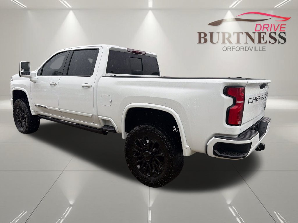 Used 2024 Chevrolet Silverado 2500 High Country w/ High Country Premium Package AWD/4WD image 6