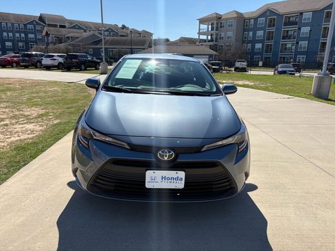 Used 2026 Toyota Corolla LE image 3