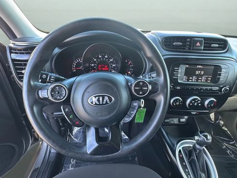Used 2018 Kia Soul FWD image 21