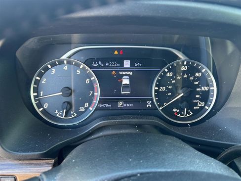 Used 2021 Nissan Titan SL w/ Moonroof Package image 5