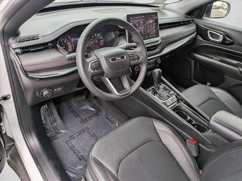Used 2024 Jeep Compass Trailhawk AWD/4WD image 10