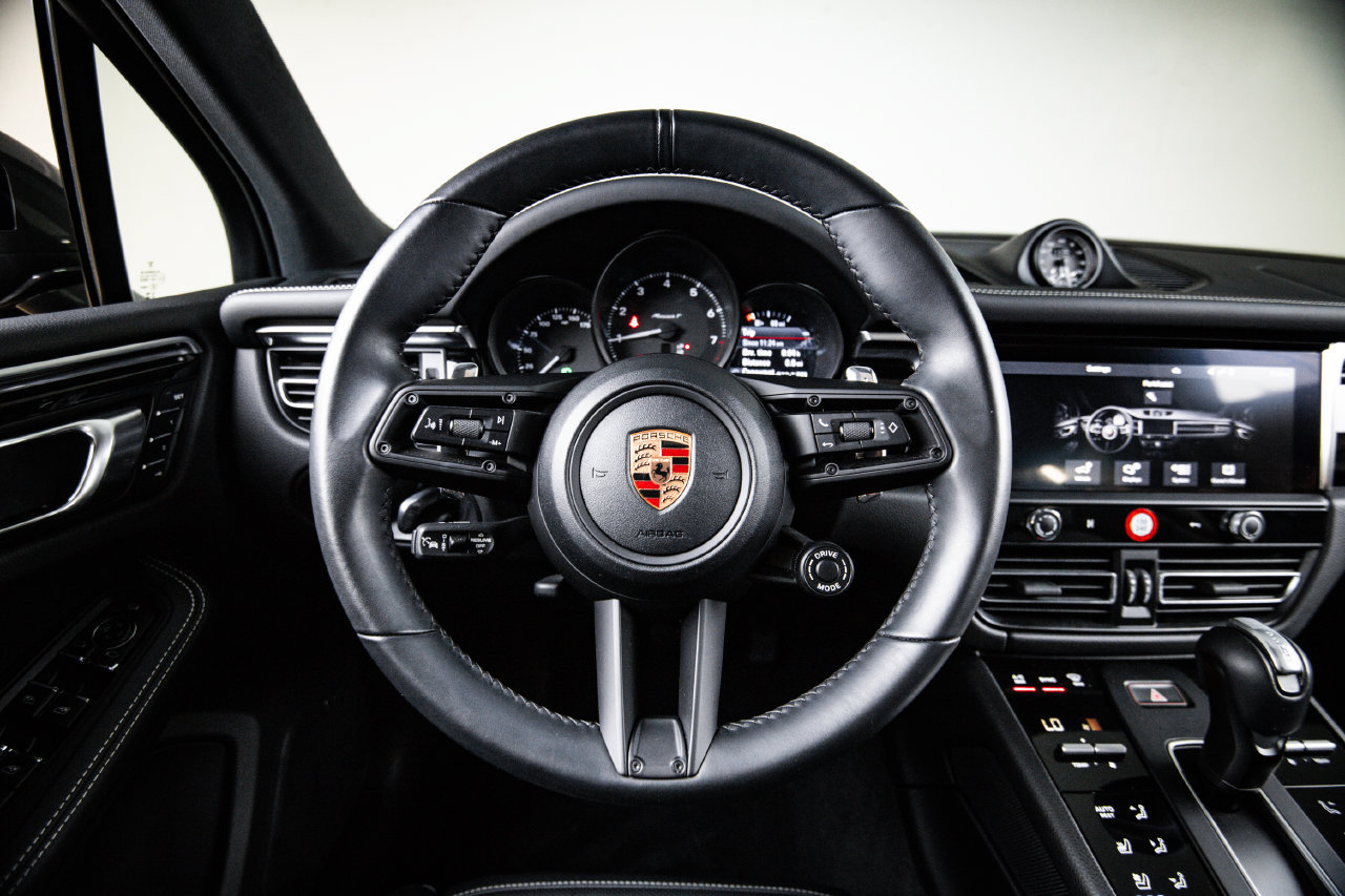 Certified 2023 Porsche Macan Turbo AWD/4WD image 26