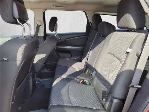 Used 2020 Dodge Journey SE w/ SE Popular Equipment Group FWD image 14