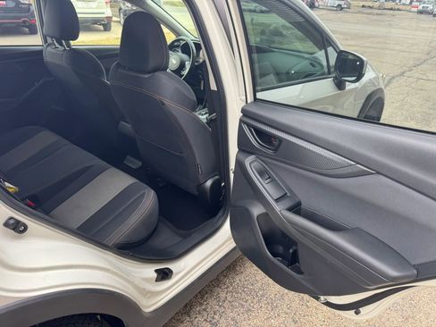 Used 2021 Subaru Crosstrek 2.0i Premium image 12