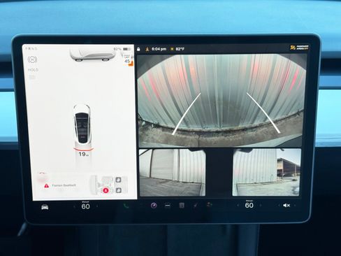 Used 2022 Tesla Model Y Long Range image 34