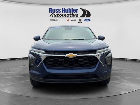 Used 2024 Chevrolet Trax LS w/ LS Convenience Package FWD image 10